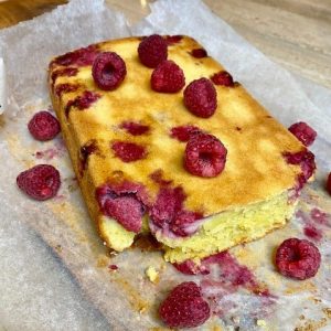 Lemon & raspberry tea cake